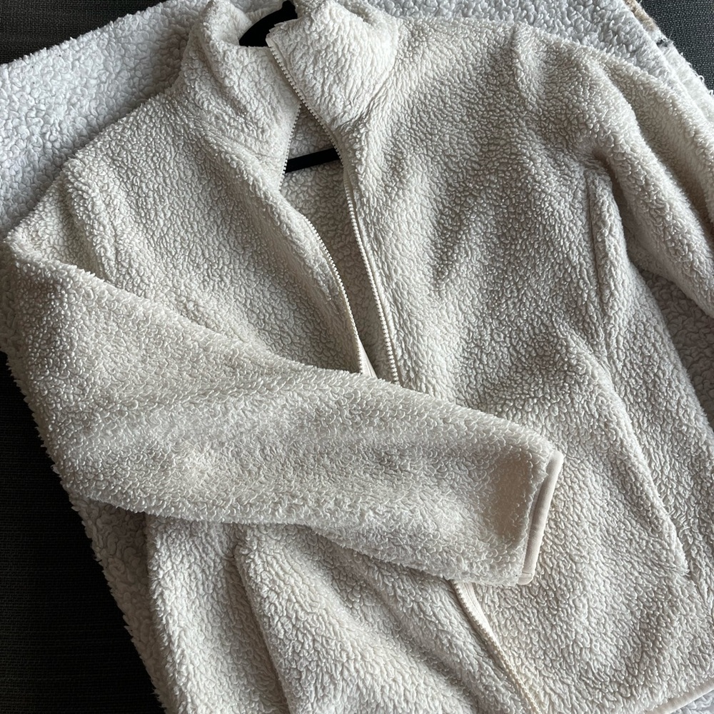 Uniqlo Off-White Sherpa Jacket size Large